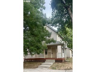 1817 E 37TH St, Vancouver, WA 98663