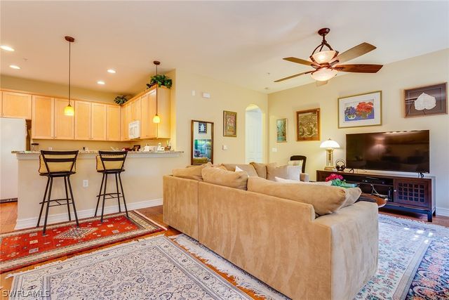 9088 Chula Vista ST 108-3, Naples, FL 34113