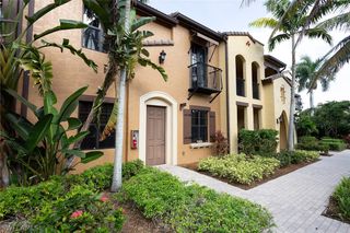 9088 Chula Vista ST 108-3, Naples, FL 34113
