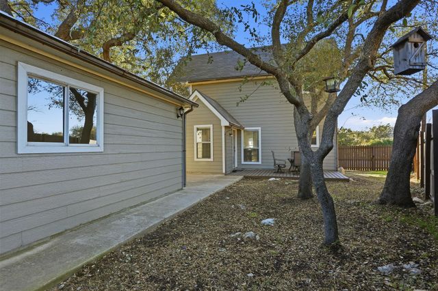 2325 Lakeshore Dr, Canyon Lake, TX 78133