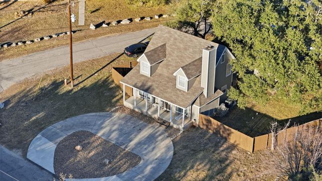 2325 Lakeshore Dr, Canyon Lake, TX 78133