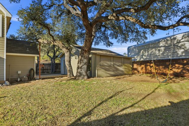 2325 Lakeshore Dr, Canyon Lake, TX 78133