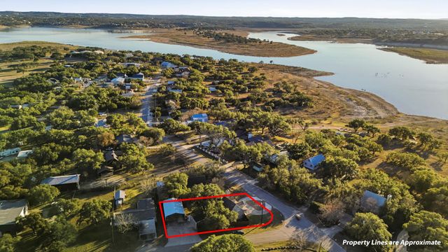 2325 Lakeshore Dr, Canyon Lake, TX 78133