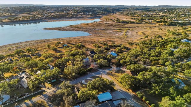 2325 Lakeshore Dr, Canyon Lake, TX 78133