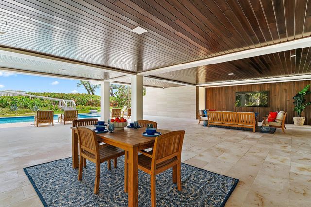 75 N Beach Road, Jupiter Island, FL 33455