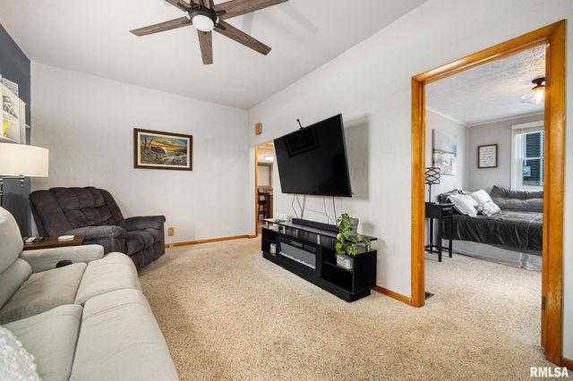 706 N STATE Street, Roanoke, IL 61561