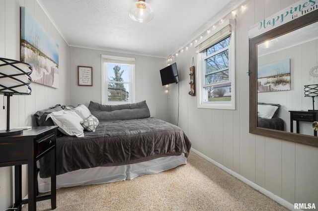 706 N STATE Street, Roanoke, IL 61561