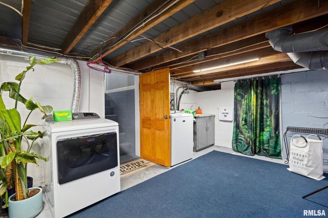 706 N STATE Street, Roanoke, IL 61561