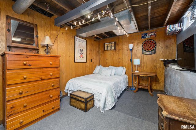 706 N STATE Street, Roanoke, IL 61561