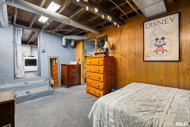 706 N STATE Street, Roanoke, IL 61561