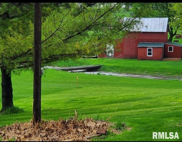 706 N STATE Street, Roanoke, IL 61561