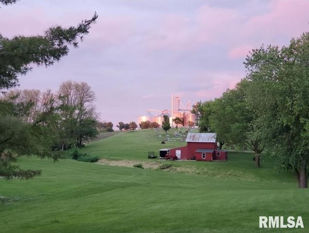 706 N STATE Street, Roanoke, IL 61561