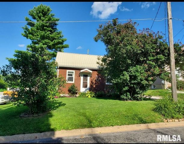 706 N STATE Street, Roanoke, IL 61561