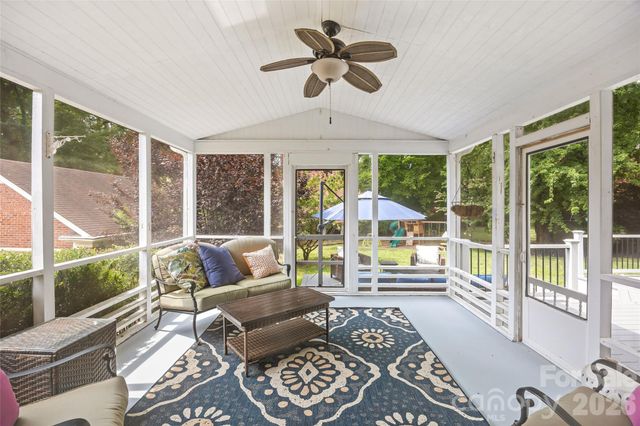 9516 Deer Spring Lane, Charlotte, NC 28210