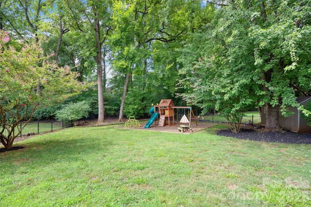 9516 Deer Spring Lane, Charlotte, NC 28210