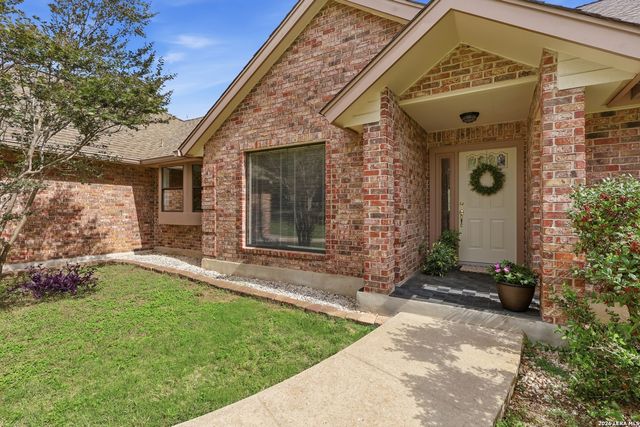 10445 Montanio Dr, New Braunfels, TX 78132