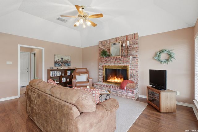 10445 Montanio Dr, New Braunfels, TX 78132