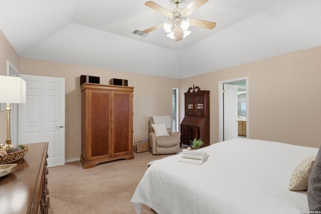 10445 Montanio Dr, New Braunfels, TX 78132