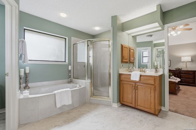 10445 Montanio Dr, New Braunfels, TX 78132