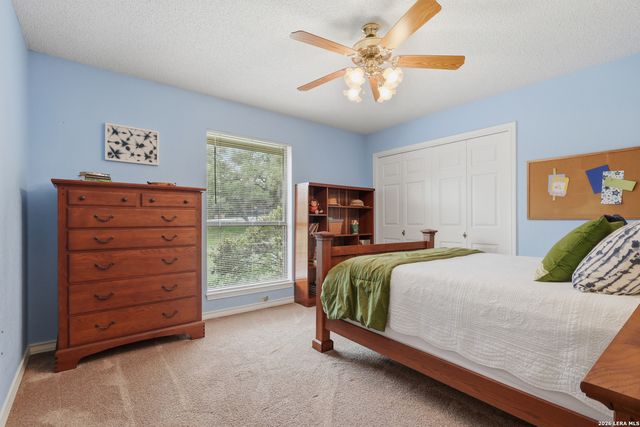 10445 Montanio Dr, New Braunfels, TX 78132