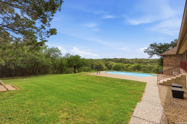 10445 Montanio Dr, New Braunfels, TX 78132