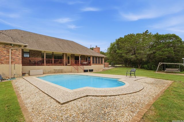 10445 Montanio Dr, New Braunfels, TX 78132