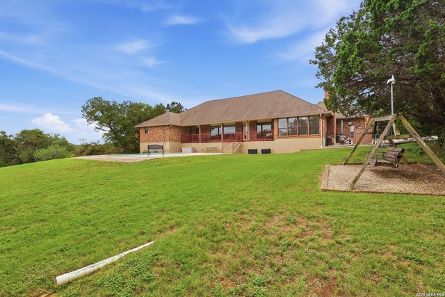 10445 Montanio Dr, New Braunfels, TX 78132