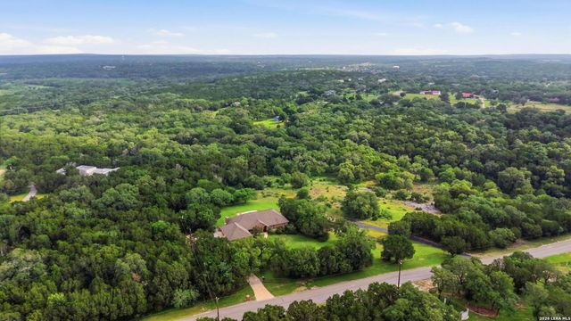 10445 Montanio Dr, New Braunfels, TX 78132