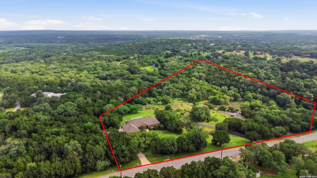 10445 Montanio Dr, New Braunfels, TX 78132
