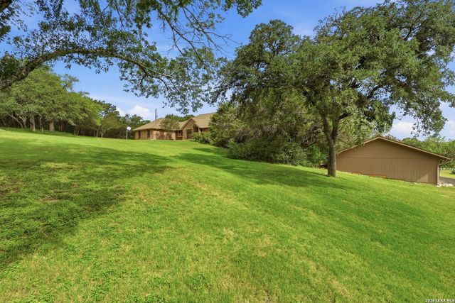10445 Montanio Dr, New Braunfels, TX 78132