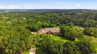 10445 Montanio Dr, New Braunfels, TX 78132