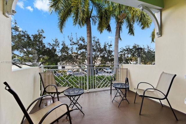 630 SE 15th St 3, Fort Lauderdale, FL 33316