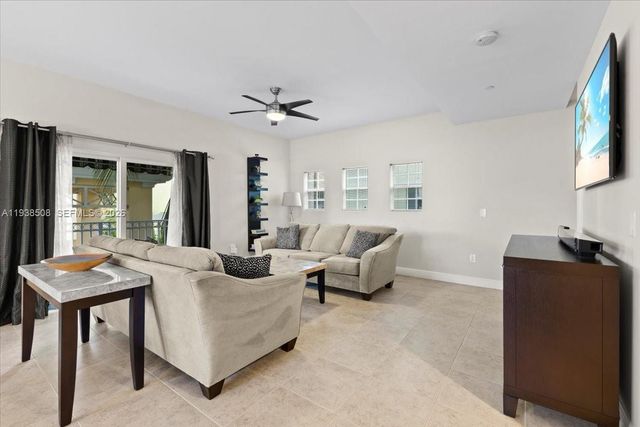 630 SE 15th St 3, Fort Lauderdale, FL 33316