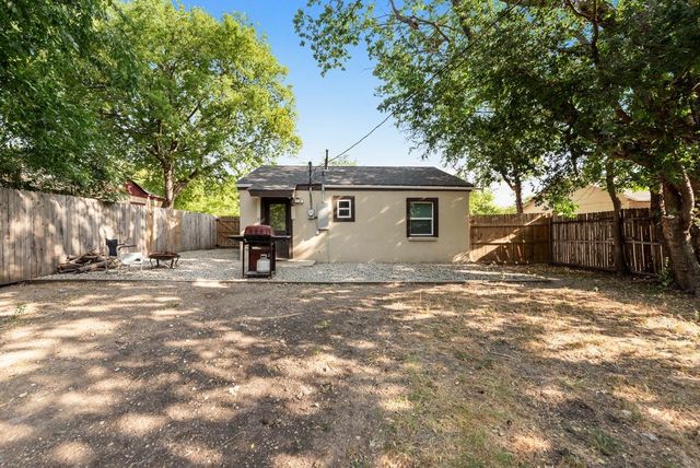 9213 S Dodson Drive, White Settlement, TX 76108