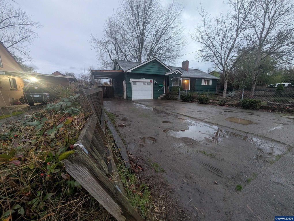 1955 Arthur St, Eugene, OR 97405