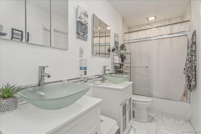 14 Lurcott Lane, Central Islip, NY 11722