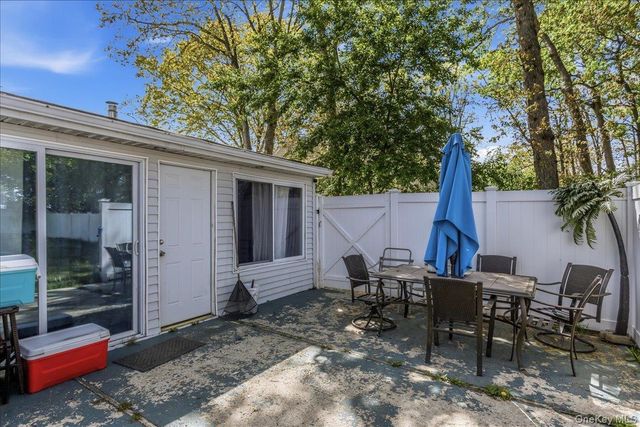 14 Lurcott Lane, Central Islip, NY 11722