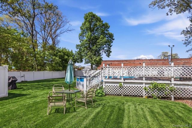 14 Lurcott Lane, Central Islip, NY 11722