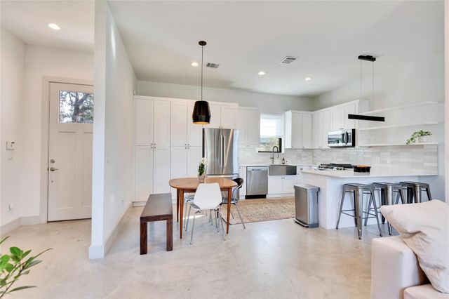 2105 Pennsylvania Ave 2, Austin, TX 78702