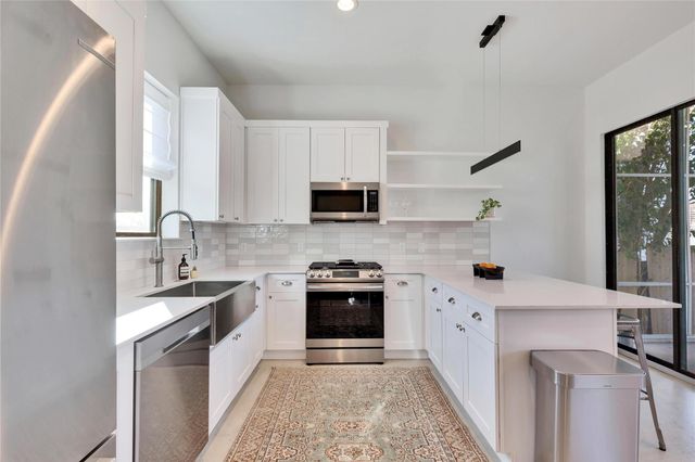 2105 Pennsylvania Ave 2, Austin, TX 78702