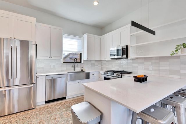 2105 Pennsylvania Ave 2, Austin, TX 78702