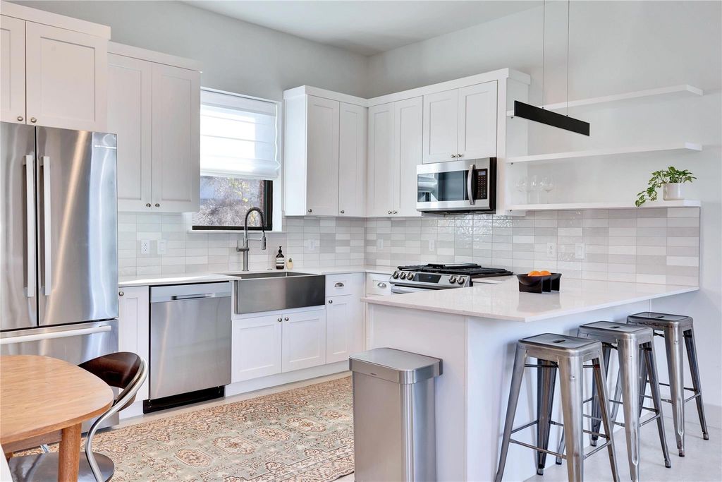 2105 Pennsylvania Ave 2, Austin, TX 78702