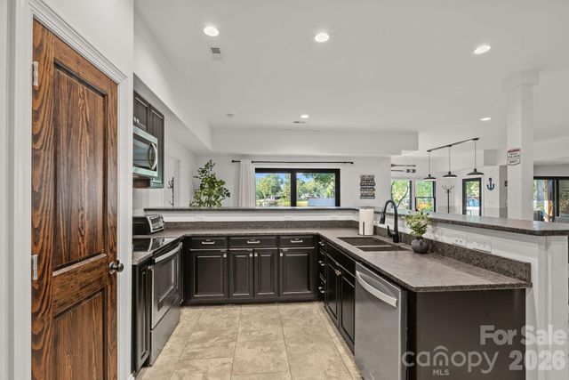 160 Malibu Road, Mooresville, NC 28117