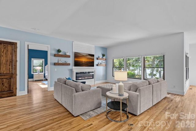 160 Malibu Road, Mooresville, NC 28117