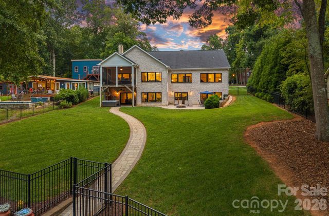 160 Malibu Road, Mooresville, NC 28117