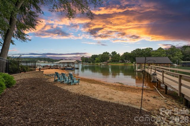 160 Malibu Road, Mooresville, NC 28117