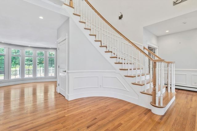 20 Eagle Dr, Mashpee, MA 02649