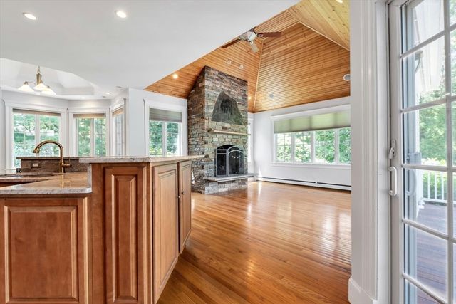 20 Eagle Dr, Mashpee, MA 02649