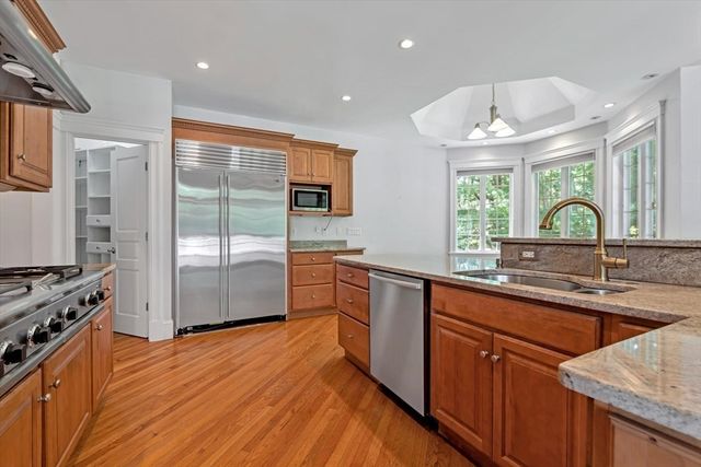 20 Eagle Dr, Mashpee, MA 02649
