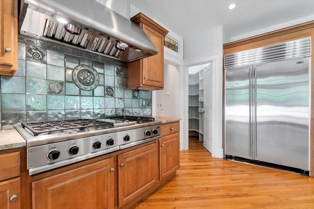 20 Eagle Dr, Mashpee, MA 02649